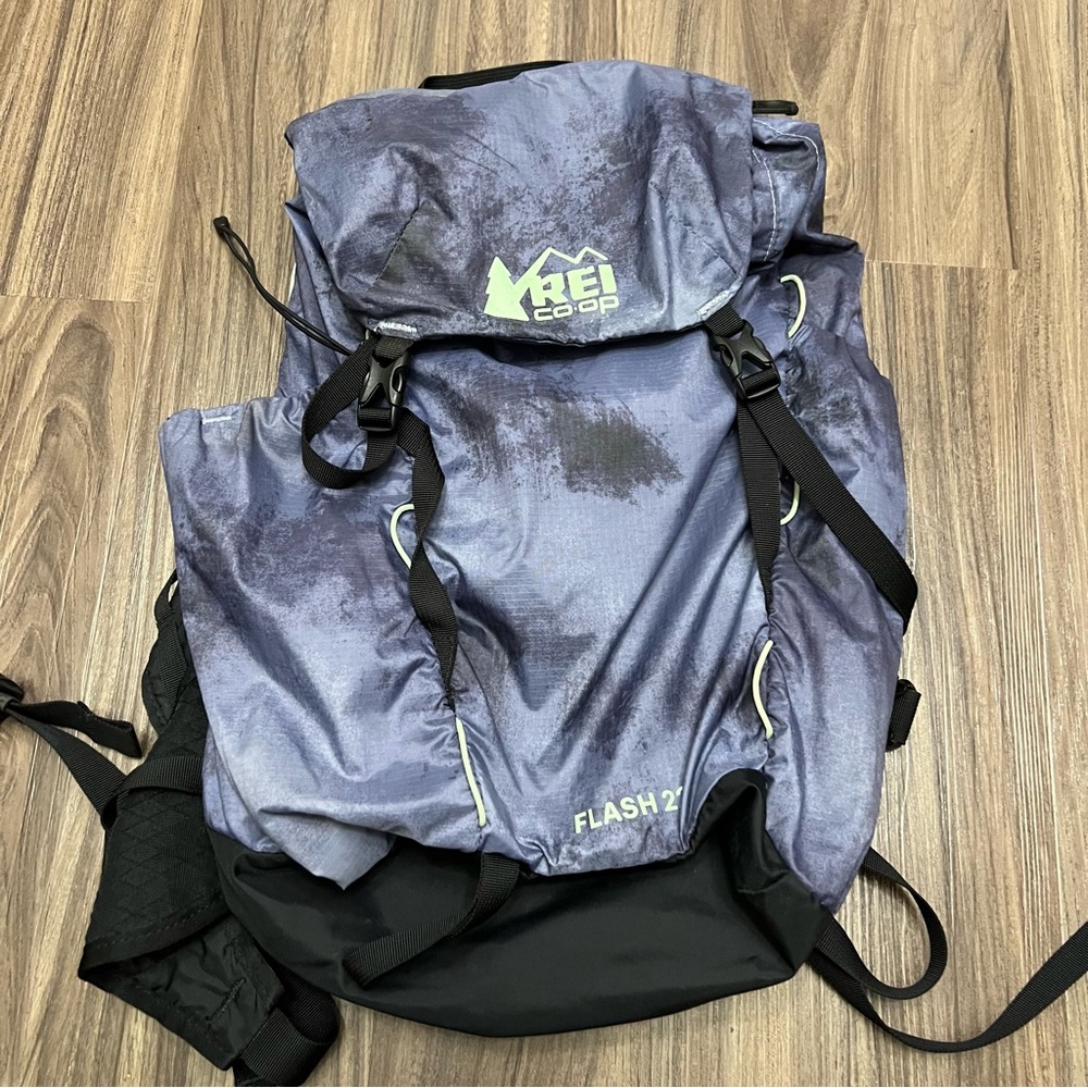 REI Co-op Flash 22 Backpack - Blue and Black